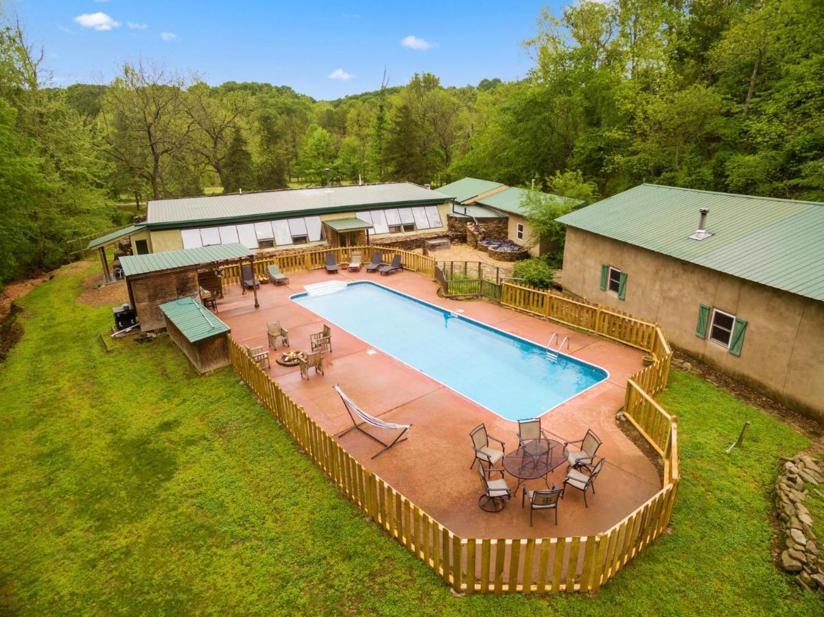 The Hobbit House - New Hot Tub! - Unique Arkansas Earth Ship! Villa Rogers Exterior photo