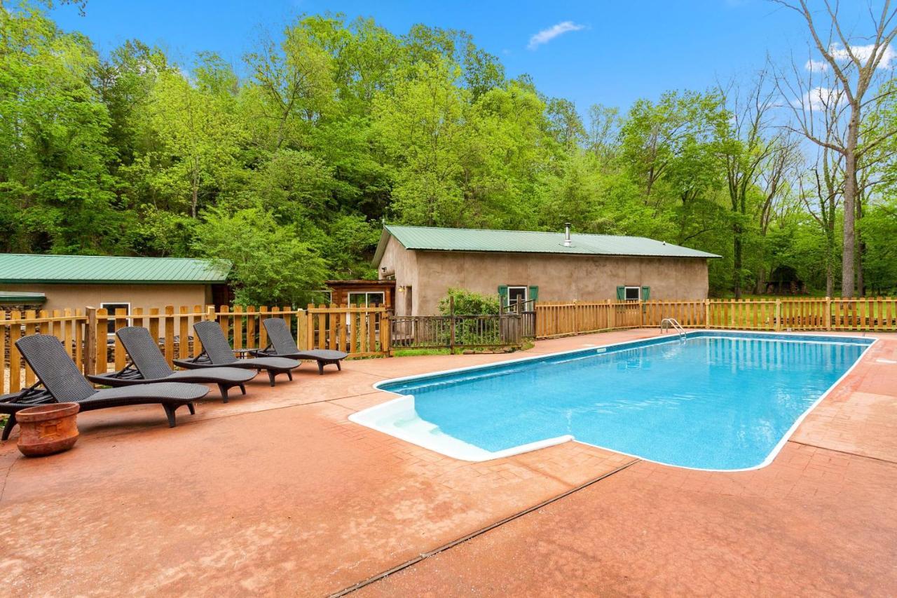 The Hobbit House - New Hot Tub! - Unique Arkansas Earth Ship! Villa Rogers Exterior photo